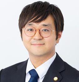 弁護士　川西　輝枝